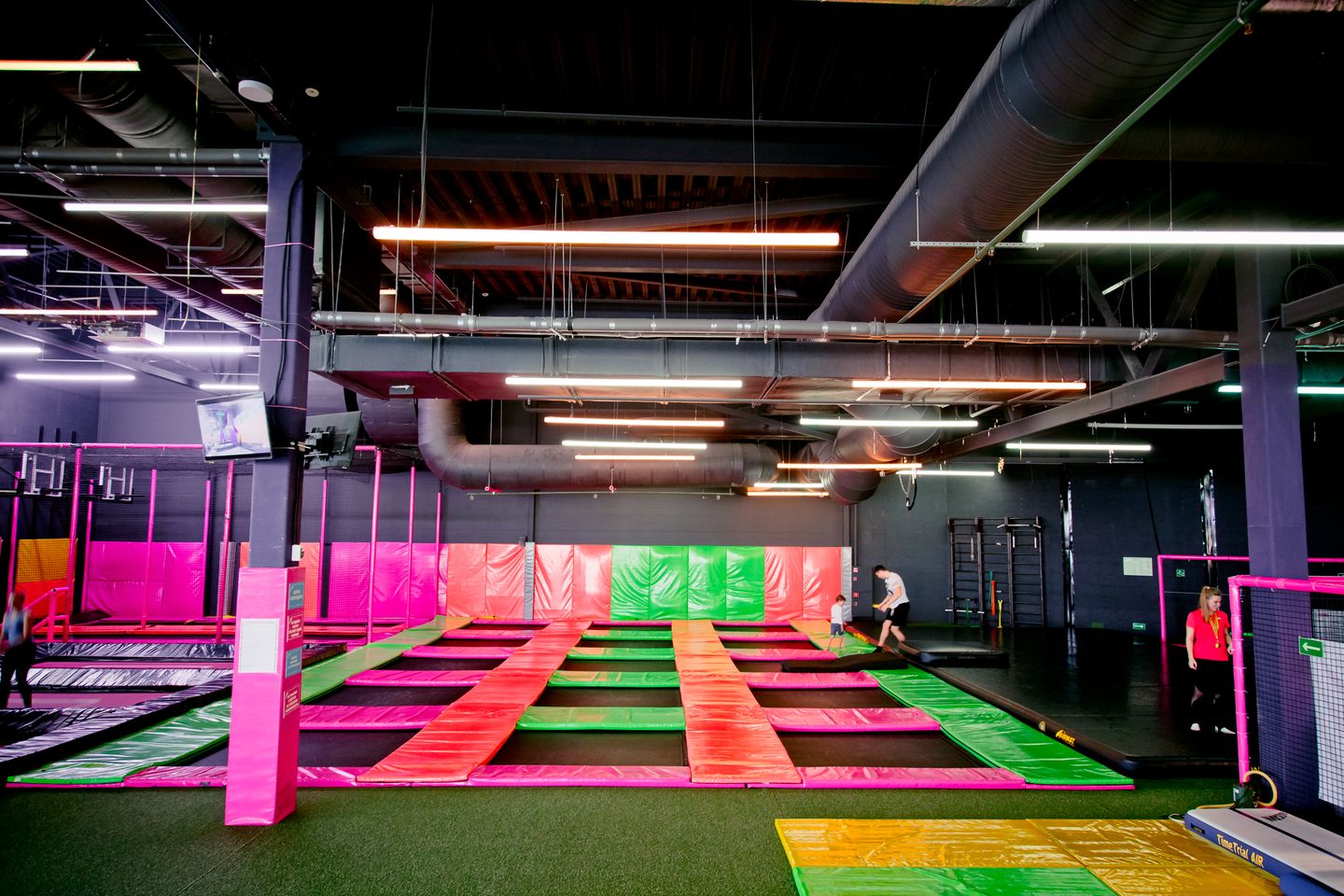 Razzgon батутный центр