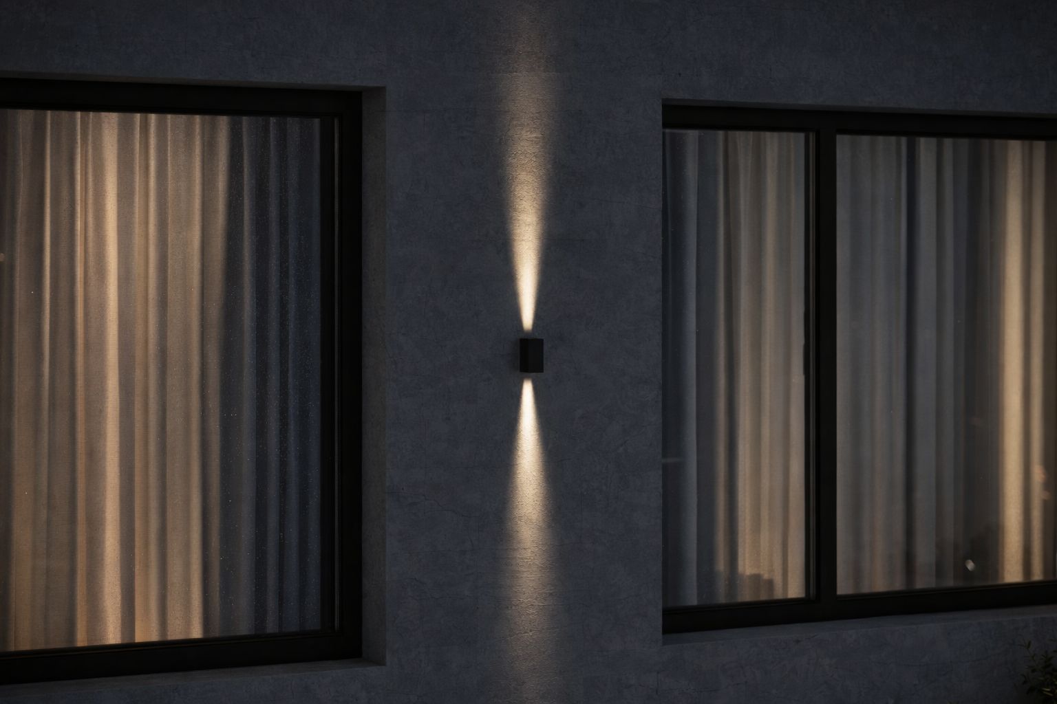 Фасадный светильник Квадратум на современном фасаде дома