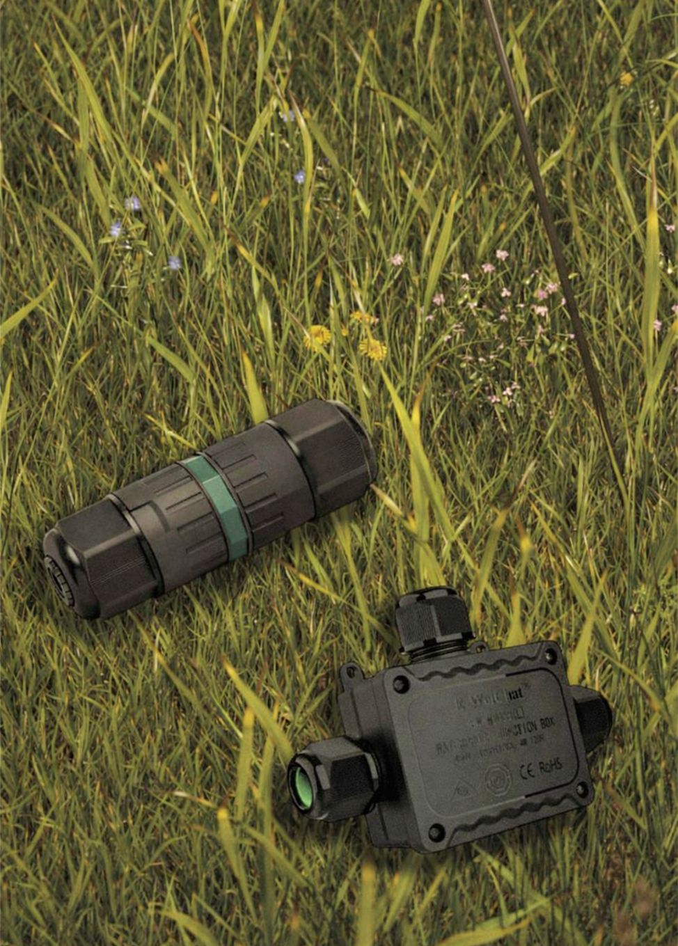 Герметичные аксессуары и соединители для ландшафтного освещения