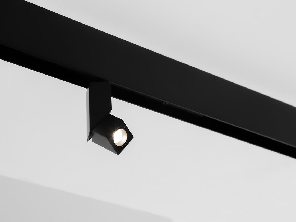 Магнитный трековый спот, общий вид без свечения