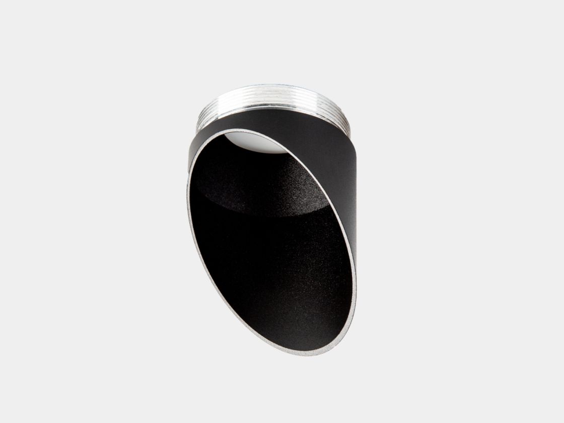 Скошенный черный дефлектор Villy, вид под углом