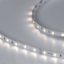 Светодиодная лента 24В в работе, нейтральное свечение