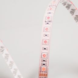 Фрагмент ленты SWG SMD5050, видны площадки и маркировка