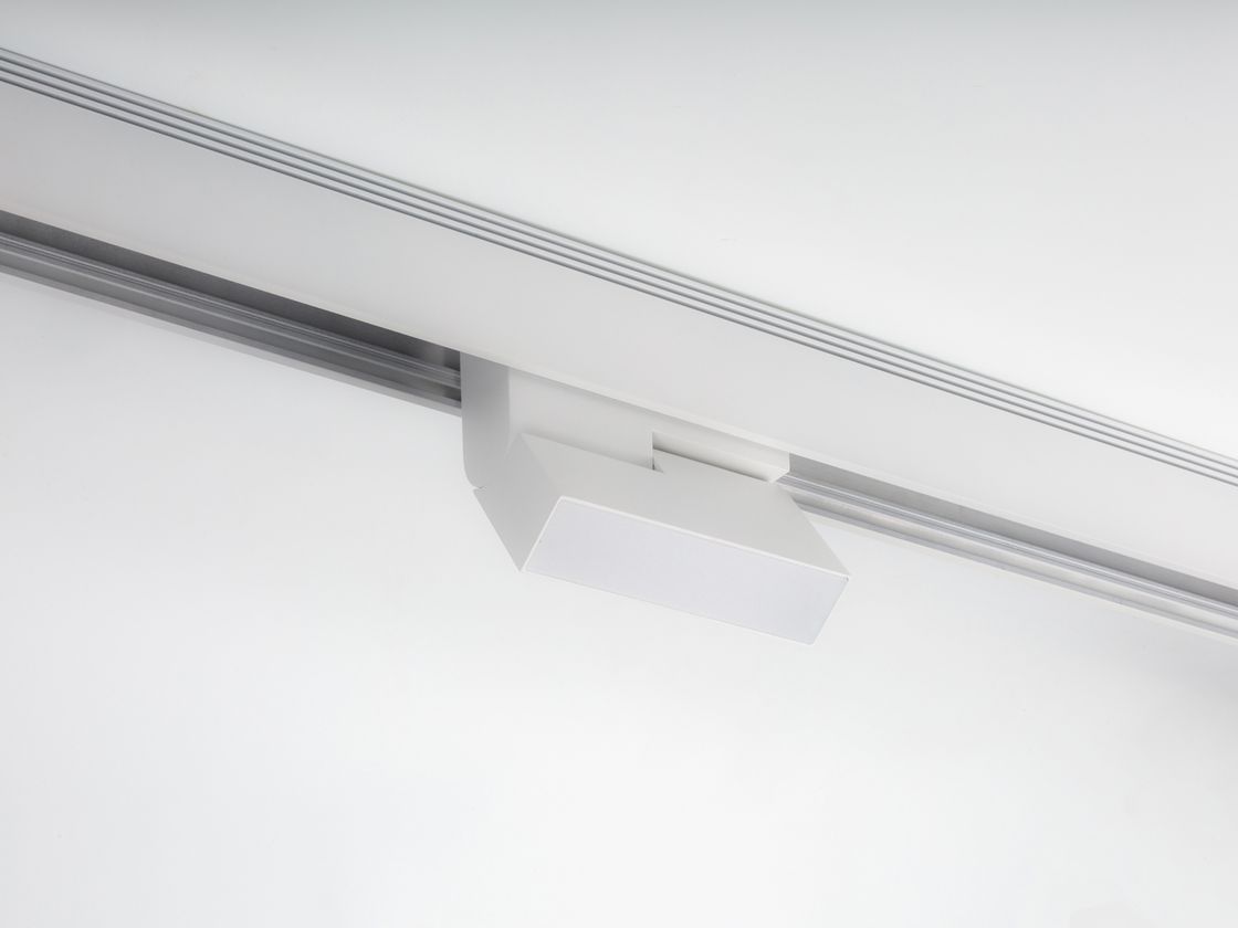 Белый трековый светильник серии SY на шинопроводе