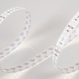 Два фрагмента светодиодной ленты в изгибе