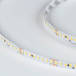 Светодиодная лента SMD 2835, крупный план дорожек