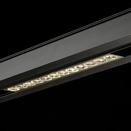 Линейный дарклайт светильник в треке, включенные линзы