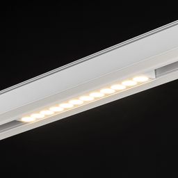 Линейный дарклайт светильник в треке, тёплое свечение