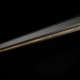 Светильник дарклайт в работе, теплое свечение, крупный план