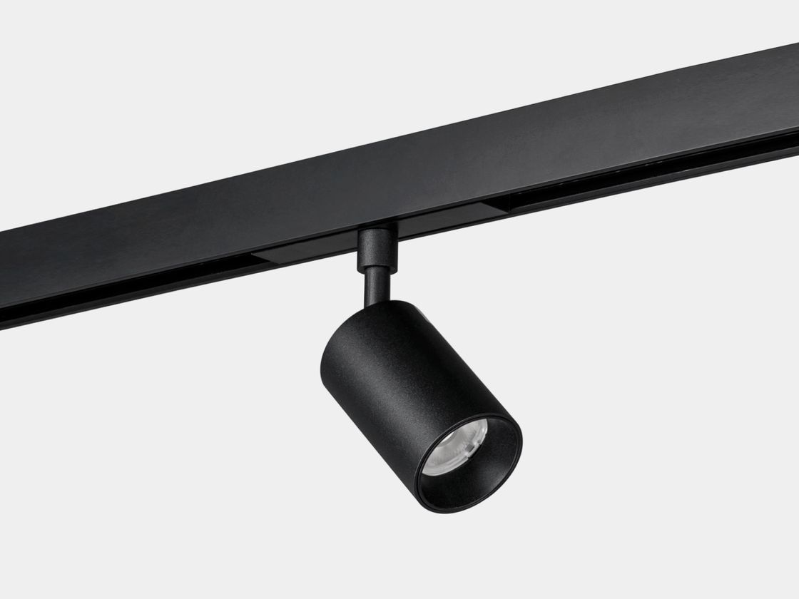 Спот SY-LINK на треке, черный цилиндрический корпус