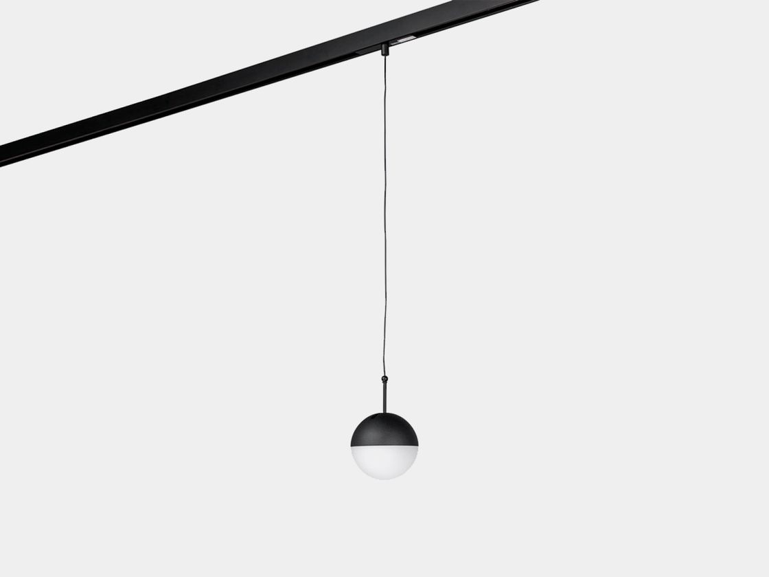 Подвесной трековый светильник шар черный на треке