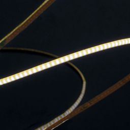 Лента COB в работе, равномерная световая линия