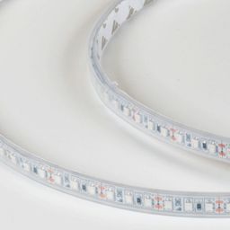 Светодиодная лента SMD3528 в прозрачном чехле, крупный план