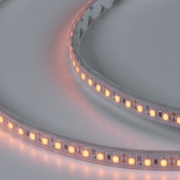 Светодиодная лента IP66 с желтым свечением, включенный режим