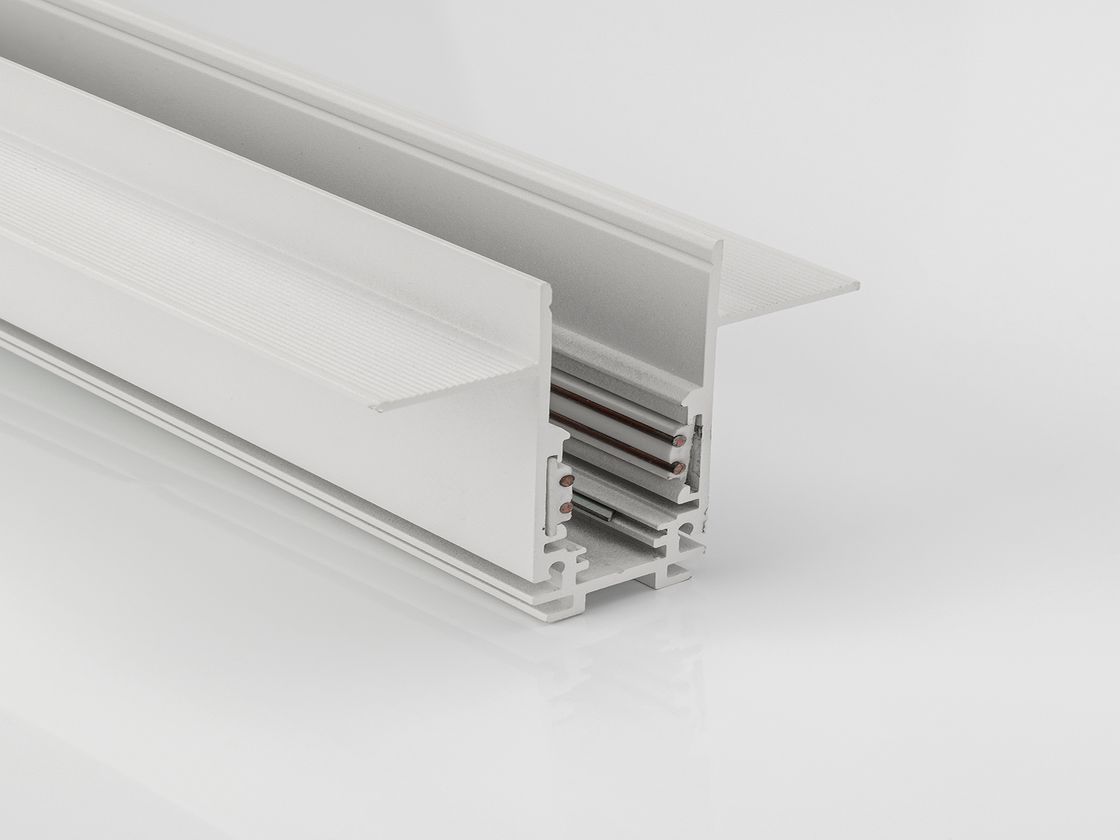 Белый алюминиевый шинопровод, вид сбоку и торец