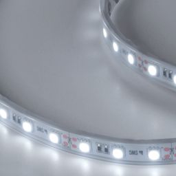Лента SMD5050 включена, ультрахолодный белый свет 12В