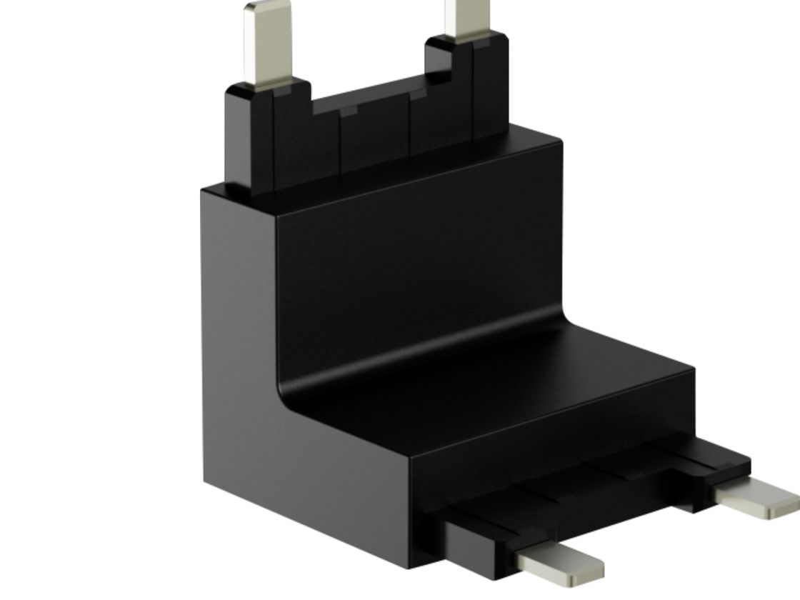 Угловой коннектор SLIM черный, вид под углом, контакты