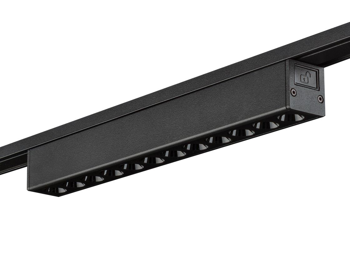 Черный линейный светильник SLIM на треке, изолированный вид