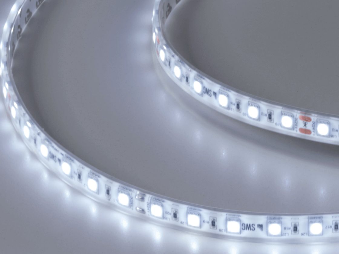 Лента SMD5050 IP68 в работе, холодное белое свечение