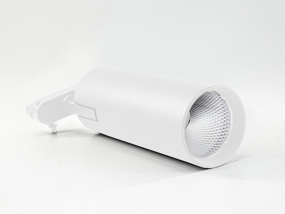 Белый трековый спот TL3P с отражателем, вид сбоку