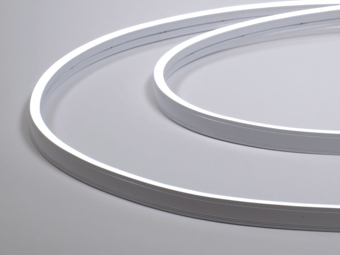 Гибкий неон 6×12 мм, холодный белый свет