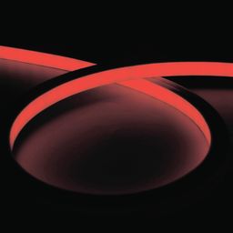 Неоновая лента в красном свечении, изгиб на тёмном фоне