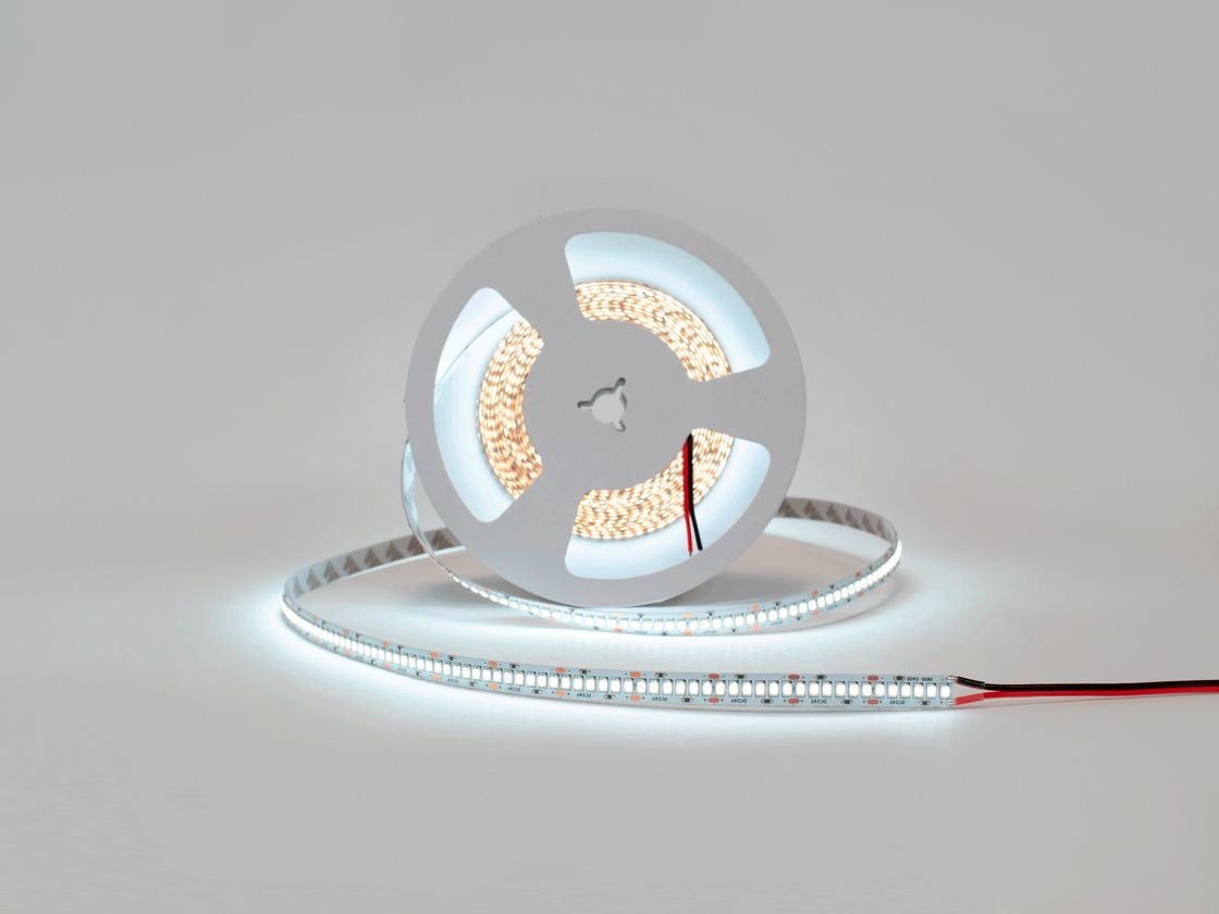 Светодиодная лента SMD2835 на катушке, холодный белый