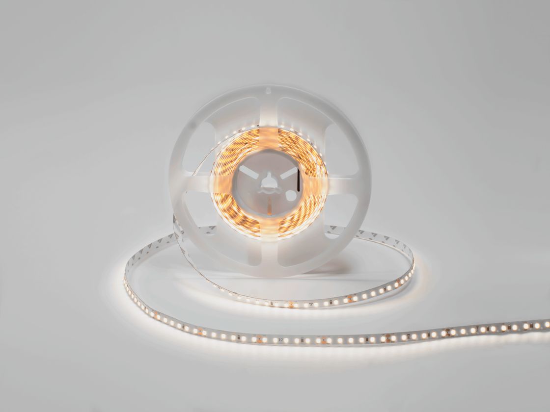 Светодиодная лента на катушке, общий вид свечения