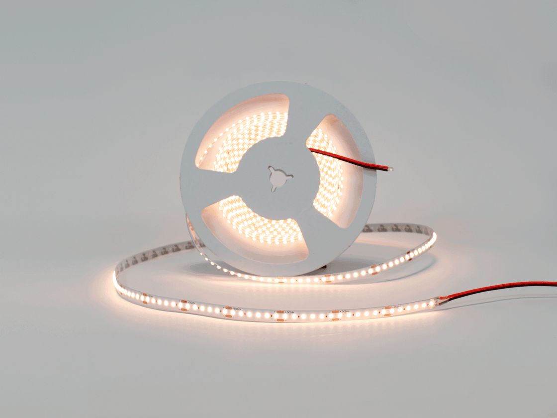 Светодиодная лента на катушке, теплое свечение 3000К