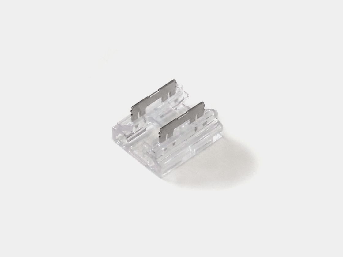 Прямой пластиковый коннектор для ленты 8 мм