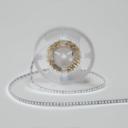 Катушка и разложенная светодиодная лента, общий вид