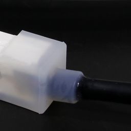 Силиконовая заглушка 12×20 с выводом под провод