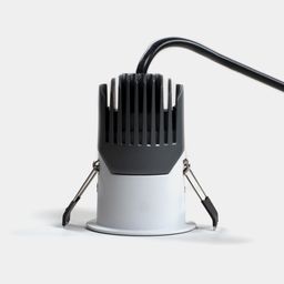 Вид сзади: радиатор и пружинные крепления