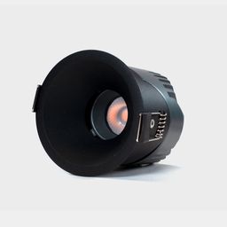 Встраиваемый светильник RC черный, вид под углом