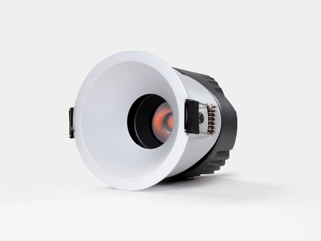 Встраиваемый светильник RC, фронтальный вид, линза и рамка