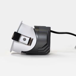 Встраиваемый светильник RC, боковой вид, пружинные крепления