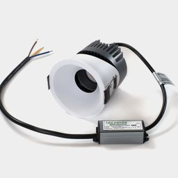 Светильник с выносным драйвером и подключенными проводами