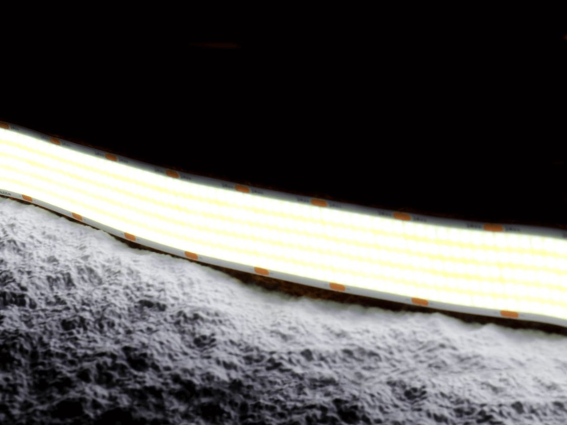 Светодиодная COB-лента, включённая, крупный план свечения