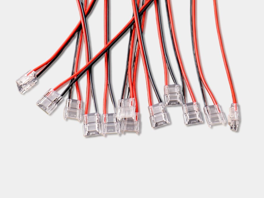 Прозрачные двусторонние коннекторы с красно-чёрными проводами