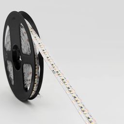 Катушка и вытянутый участок ленты SMD2025