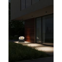 Накладные уличные светильники на фасаде, пример освещения