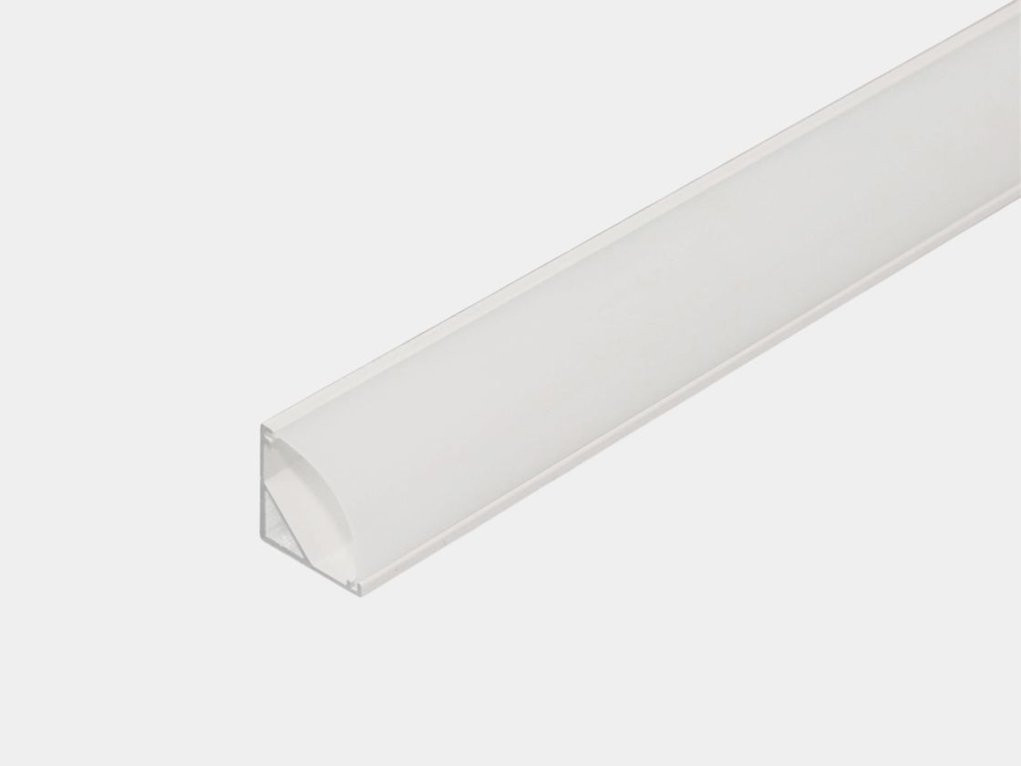 Угловой профиль белый с матовым экраном, общий вид