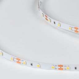 Светодиодная лента 12V SMD 3528, крупный план