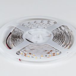 Катушка светодиодной ленты на пластиковой бобине, вид сверху