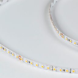 Светодиодная лента SMD3528 24В, крупный план