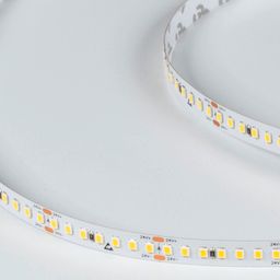 Светодиодная лента SMD 2835, вид крупным планом