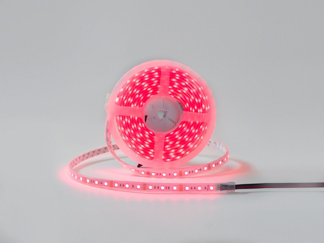 Светодиодная лента RGB на катушке, красное свечение