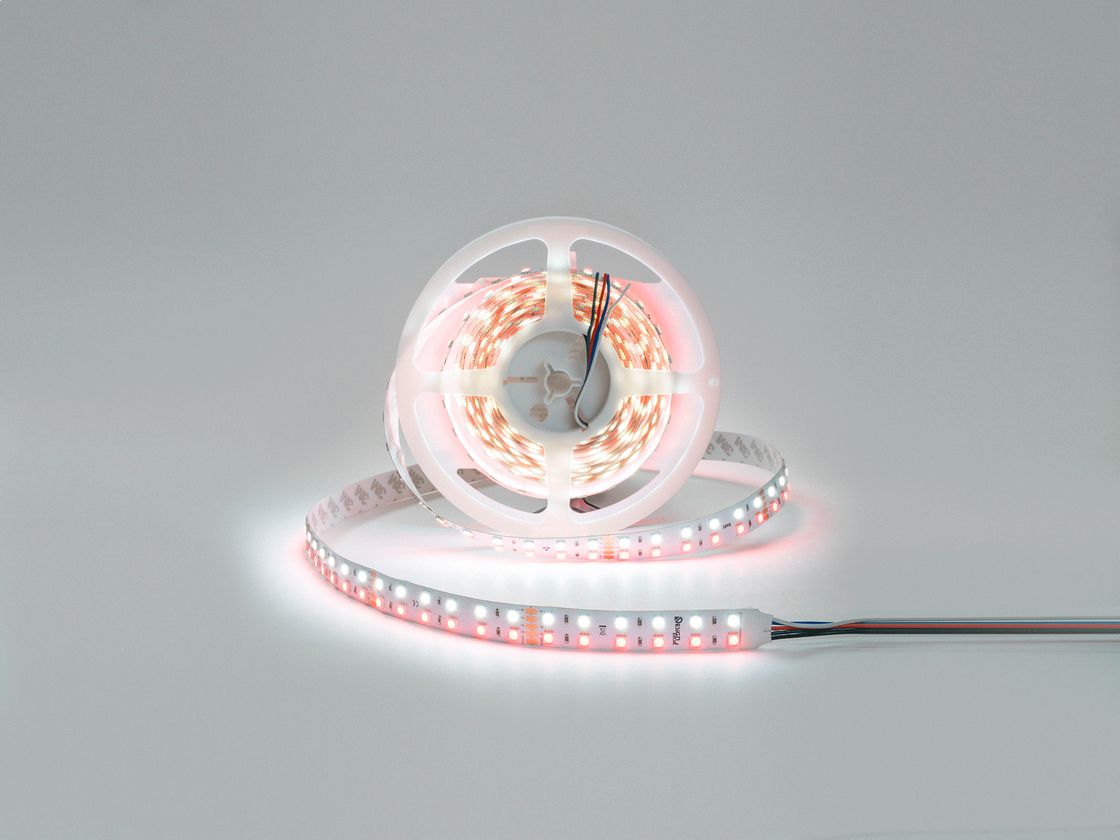 Катушка светодиодной ленты RGB+W, свечение красным и белым
