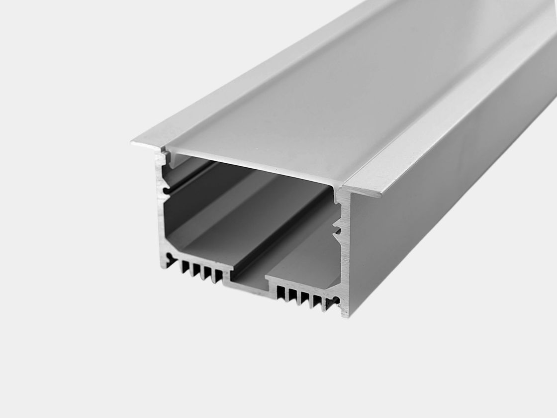 Встраиваемый алюминиевый профиль серебро, вид под углом