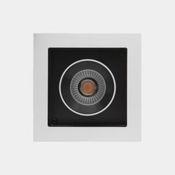 Квадратный встраиваемый светильник, вид спереди, черно-белый